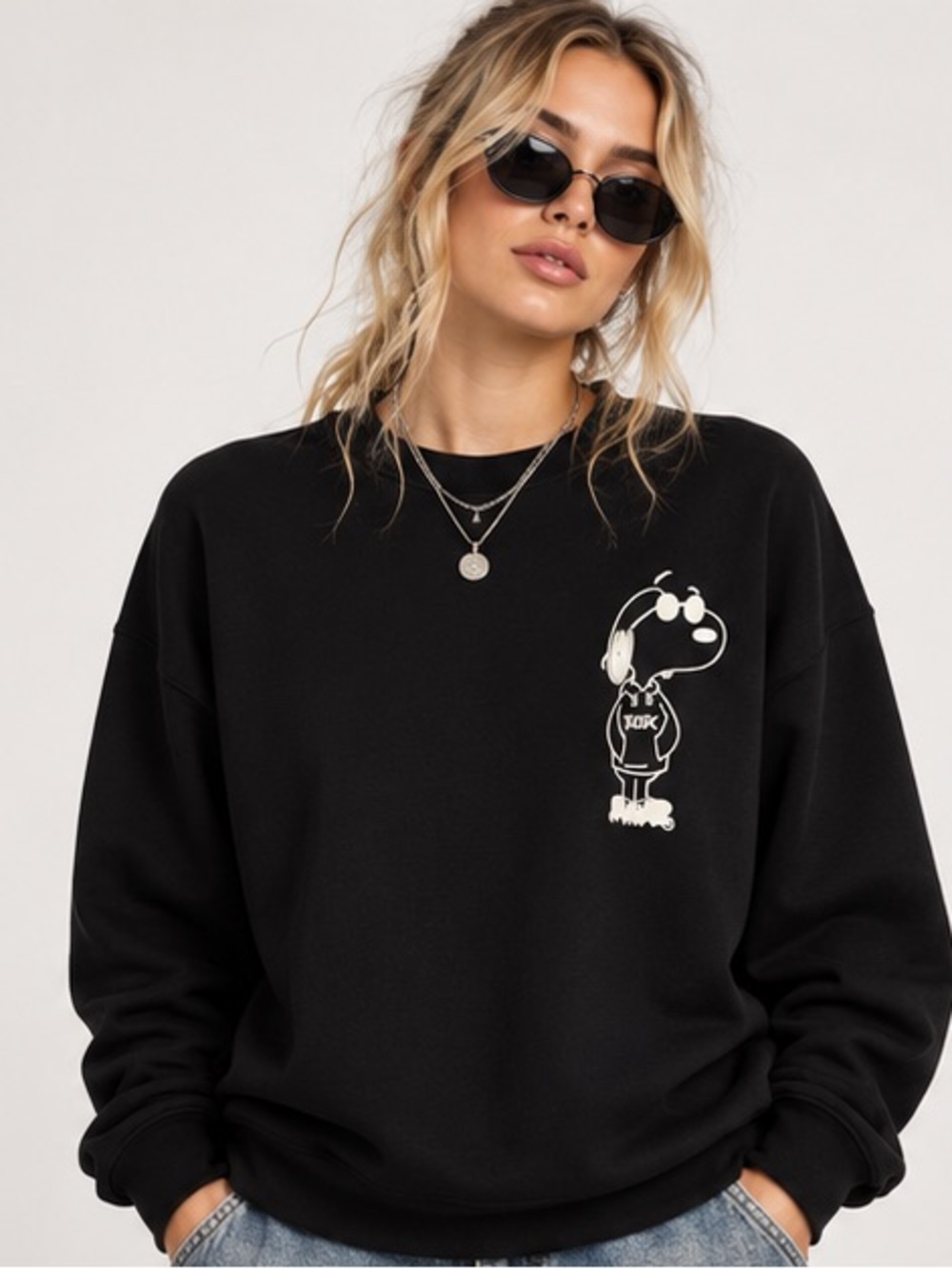 Black Snoopy Nostalgia Skater Streetwear Graphic Casual Crewneck Sweater Large